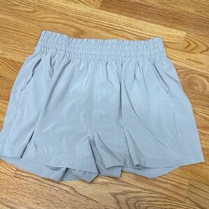 Vuori gray Villa Performance Athletic Shorts | Size Small | Athleisure Running-